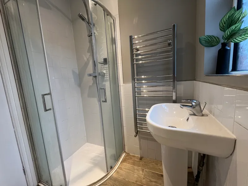 Modern 6 Bed + 2.5 Bath Student House // Jul 2026 - Image 7